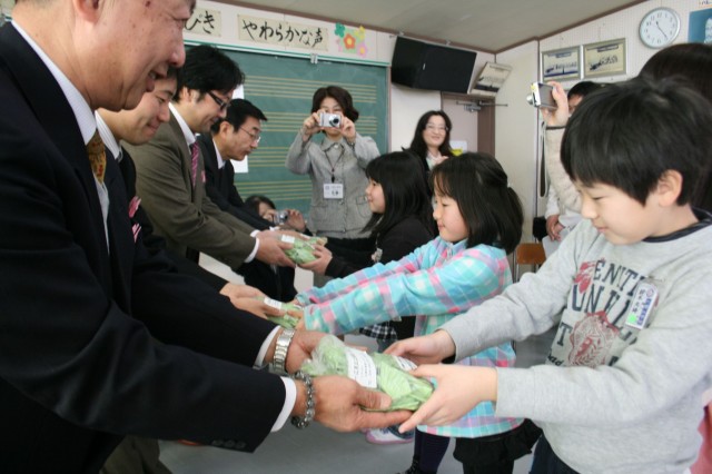 ブログ記事「折鶴　被災地へ到着」のサムネイル画像
