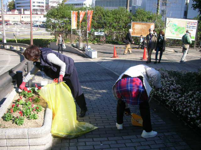 入園者が見守る中で.JPG