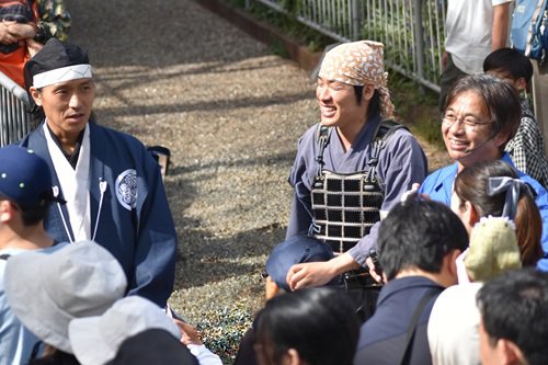ブログ記事「おもてなし武将隊と動物園長と歩いてマヌルネコの命名式」のサムネイル画像