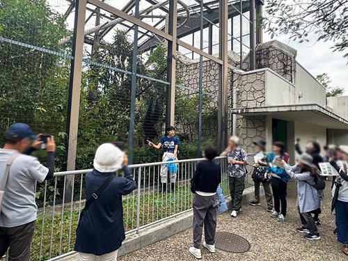 フクロテナガザルでのトーク(ぼかし・補正).jpg