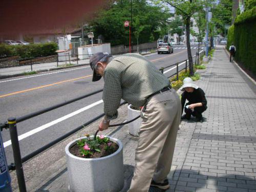 水栓担当とホース担当の連携プレイ.JPG