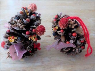 イベント「松ぼっくりでクリスマス飾りづくり」のサムネイル画像