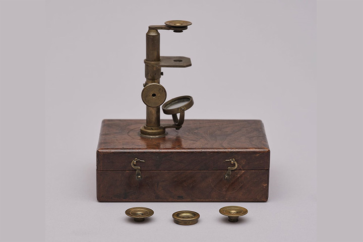 「顕微鏡」写真